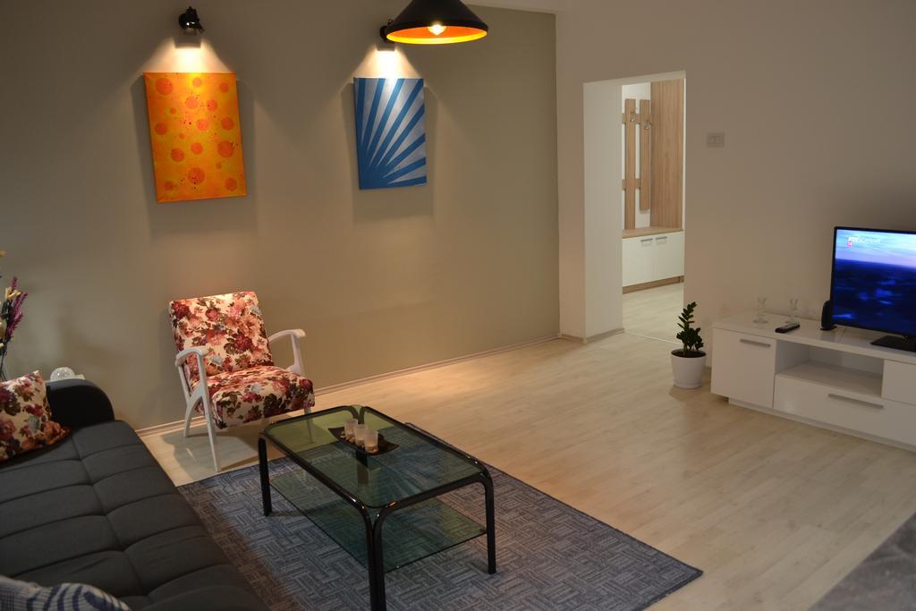 Lazarus Apartment Szkopje Kültér fotó